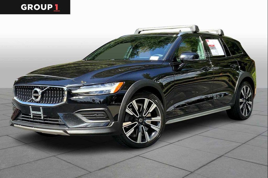used 2020 Volvo V60 Cross Country car, priced at $22,753