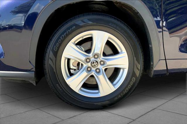 used 2022 Toyota Highlander car, priced at $31,679