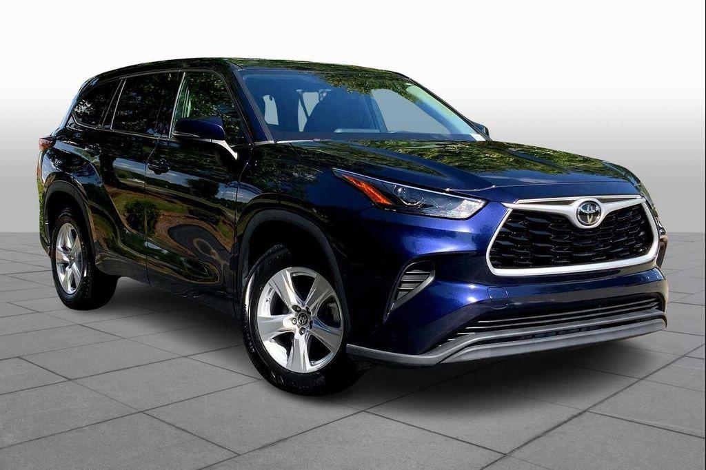 used 2022 Toyota Highlander car, priced at $29,131