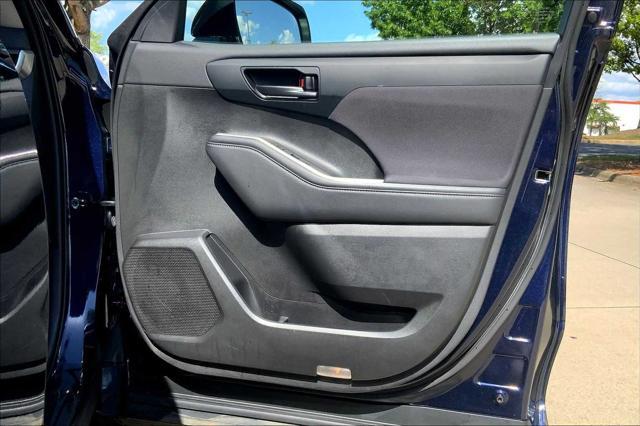 used 2022 Toyota Highlander car, priced at $31,679