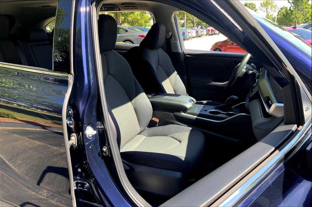 used 2022 Toyota Highlander car, priced at $29,131