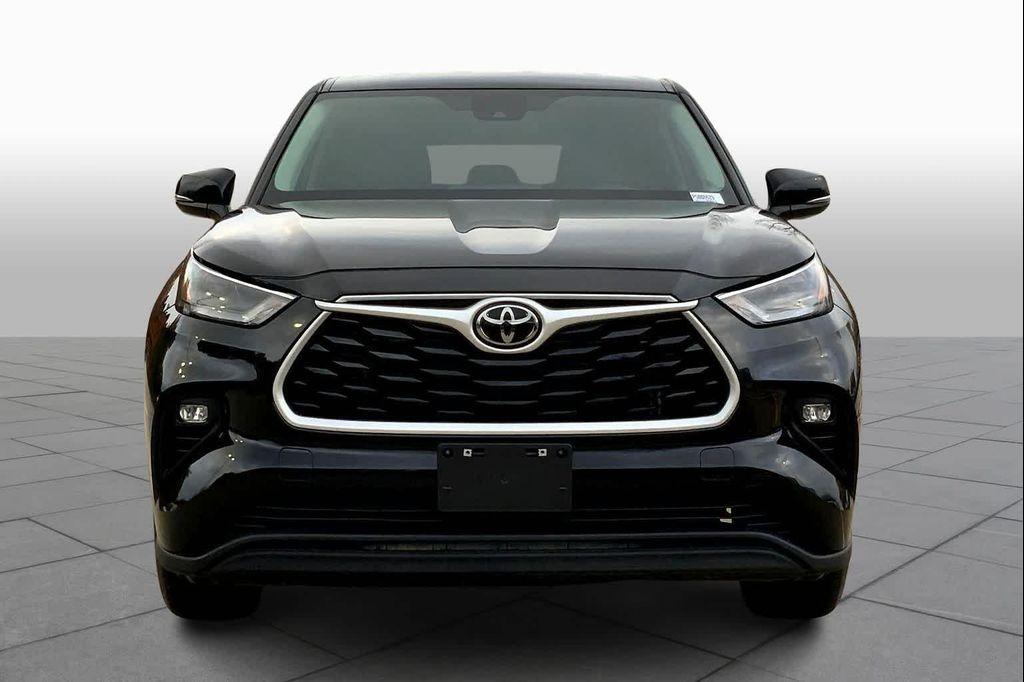 used 2023 Toyota Highlander car, priced at $29,866