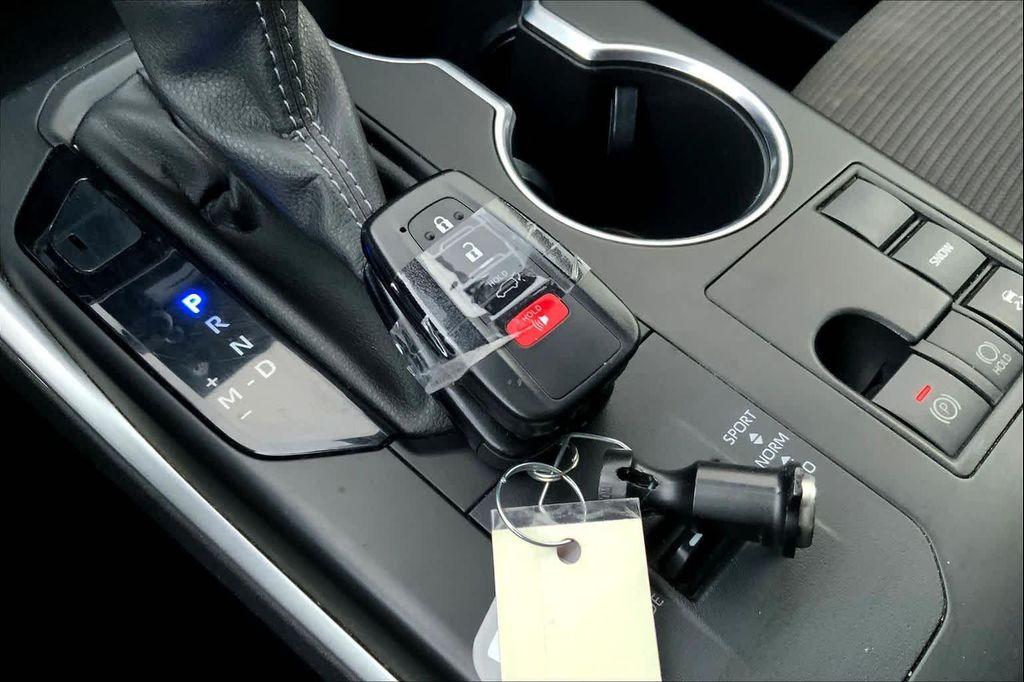 used 2023 Toyota Highlander car, priced at $29,866