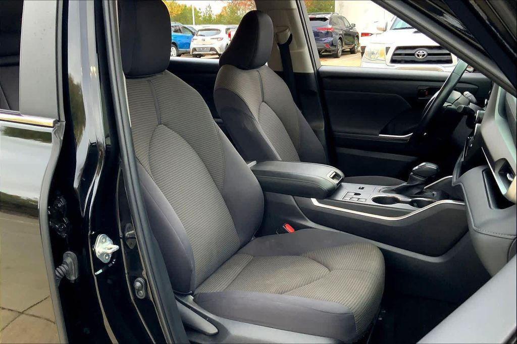 used 2023 Toyota Highlander car, priced at $29,866