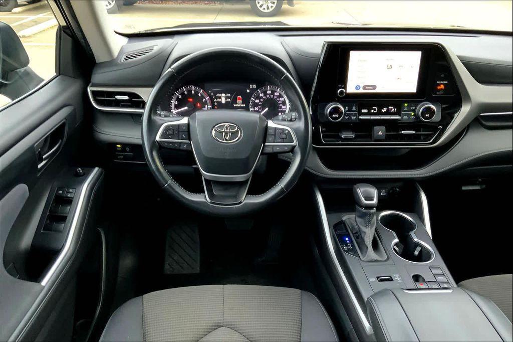 used 2023 Toyota Highlander car, priced at $29,866