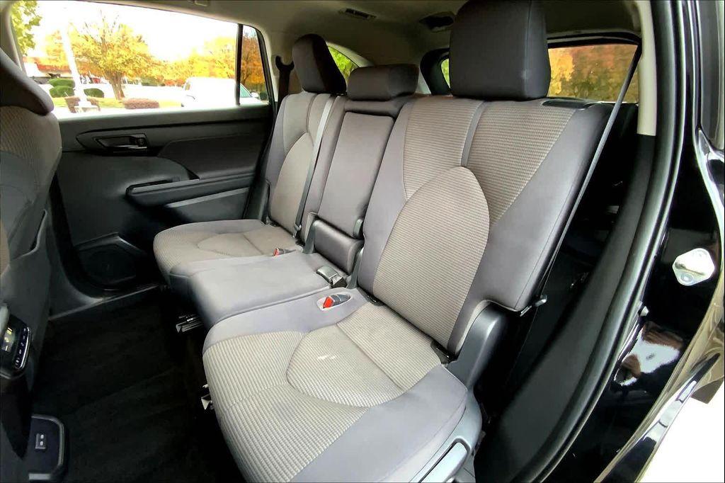 used 2023 Toyota Highlander car, priced at $29,866