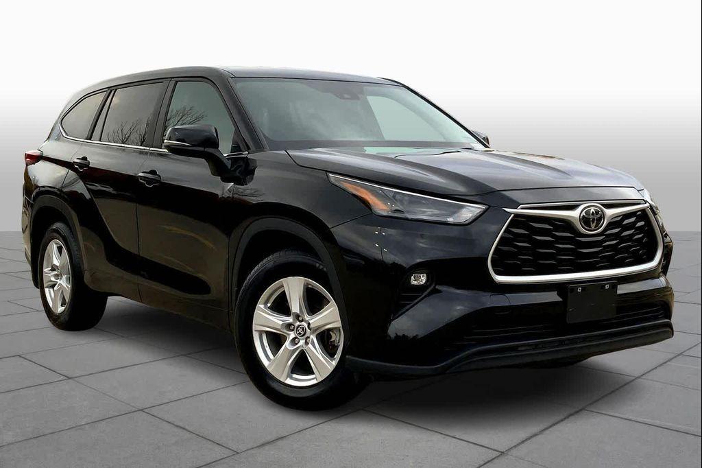 used 2023 Toyota Highlander car, priced at $29,866
