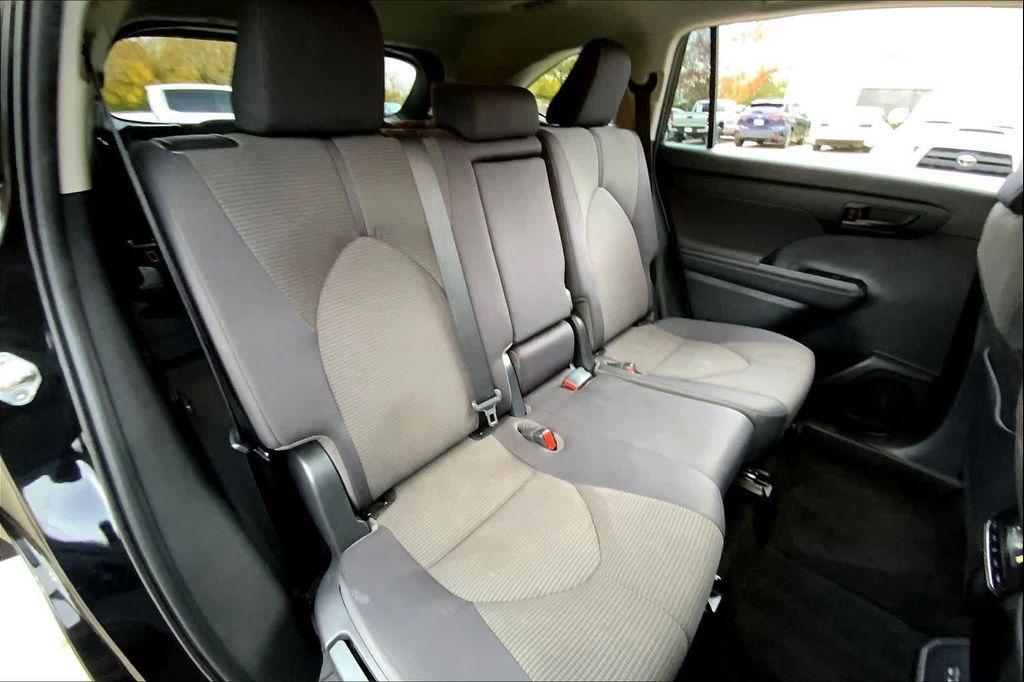 used 2023 Toyota Highlander car, priced at $29,866