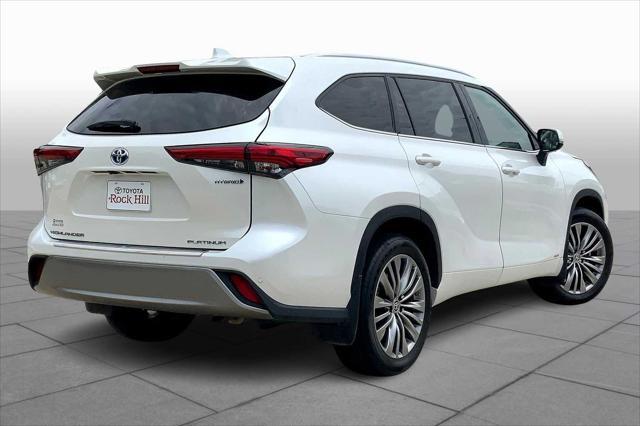 used 2022 Toyota Highlander Hybrid car, priced at $45,197