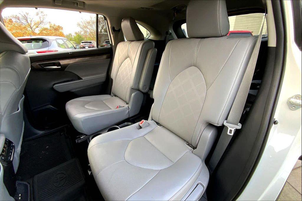 used 2021 Toyota Highlander car, priced at $37,858