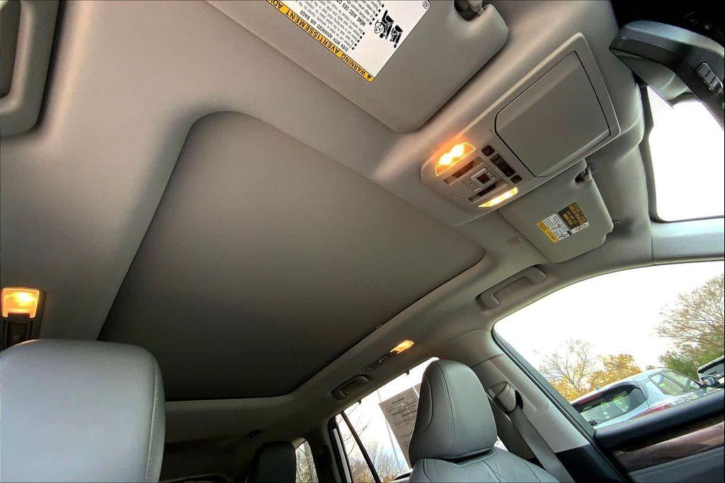 used 2021 Toyota Highlander car, priced at $37,858