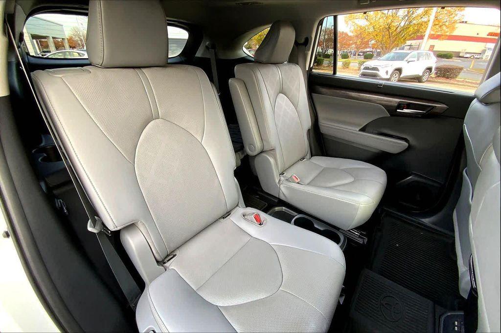 used 2021 Toyota Highlander car, priced at $37,858