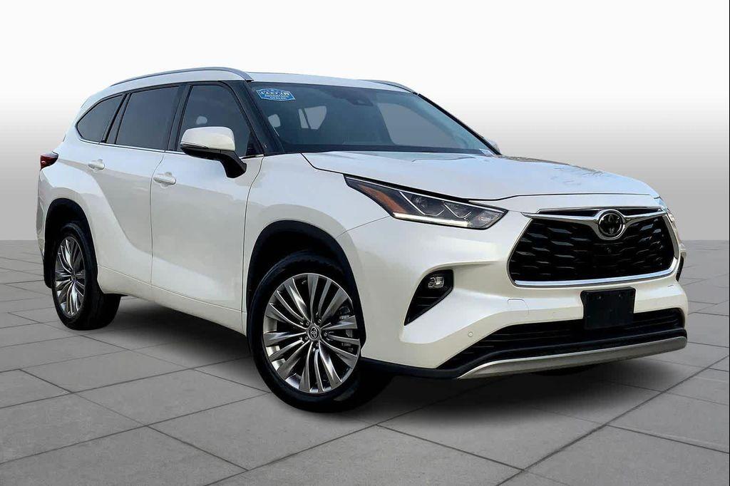 used 2021 Toyota Highlander car, priced at $37,858