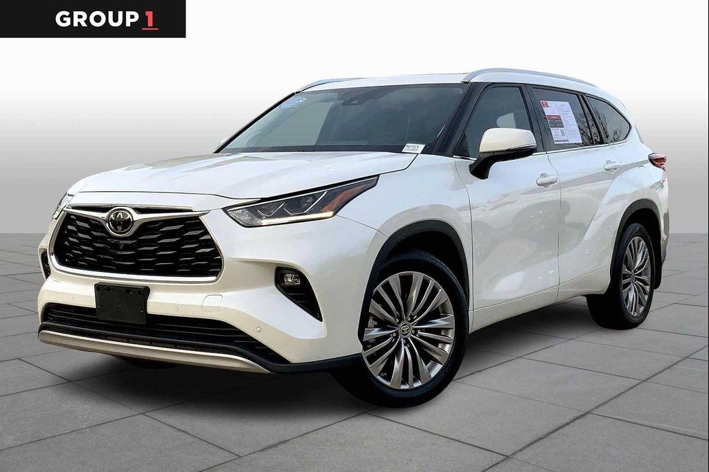 used 2021 Toyota Highlander car, priced at $37,858
