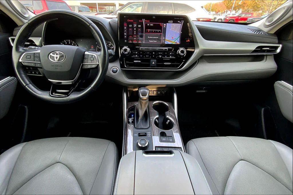 used 2021 Toyota Highlander car, priced at $37,858