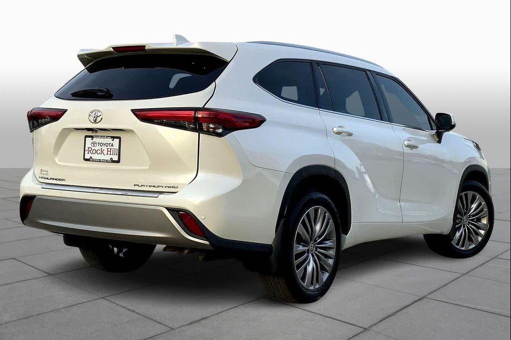 used 2021 Toyota Highlander car, priced at $37,858