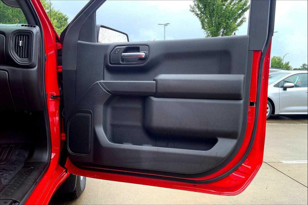 used 2025 Chevrolet Silverado 1500 car, priced at $32,425