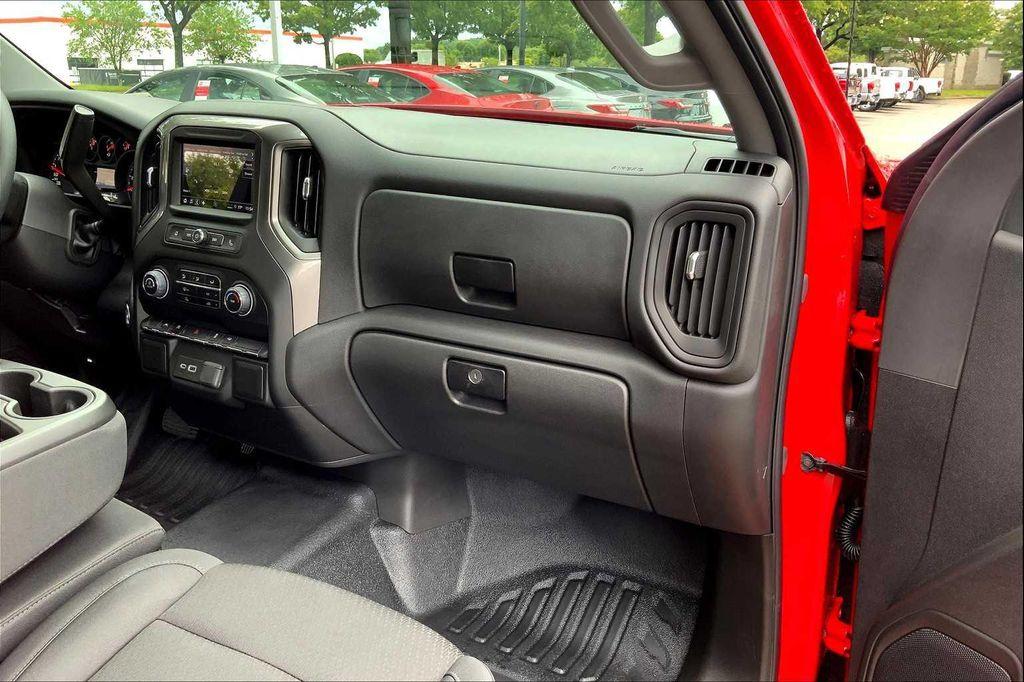 used 2025 Chevrolet Silverado 1500 car, priced at $32,425