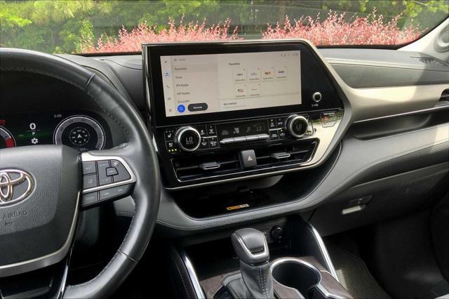 used 2023 Toyota Highlander car, priced at $38,588