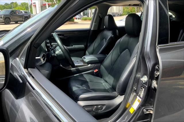 used 2023 Toyota Highlander car, priced at $38,588