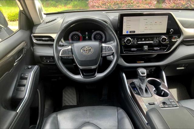 used 2023 Toyota Highlander car, priced at $38,588