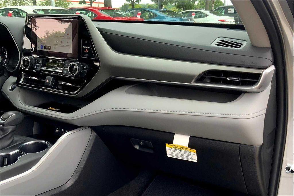 used 2023 Toyota Highlander car, priced at $38,583