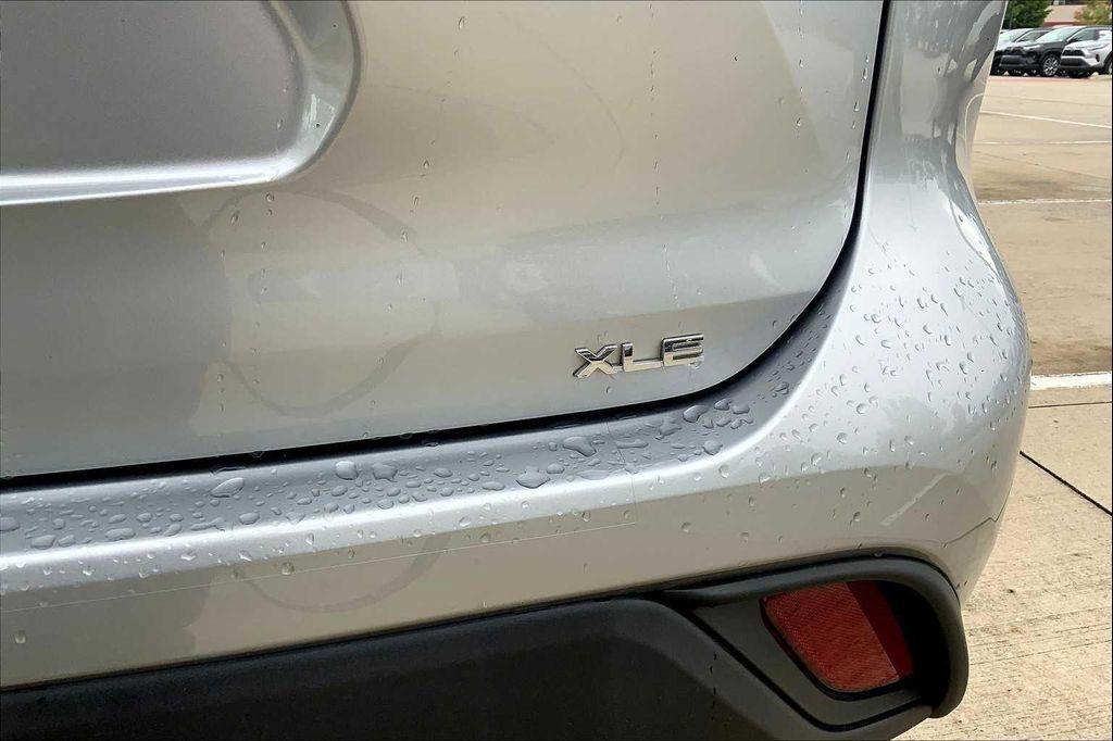 used 2023 Toyota Highlander car, priced at $38,583