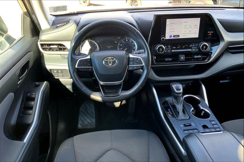 used 2024 Toyota Highlander car, priced at $33,158