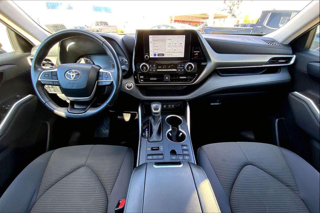 used 2024 Toyota Highlander car, priced at $33,158