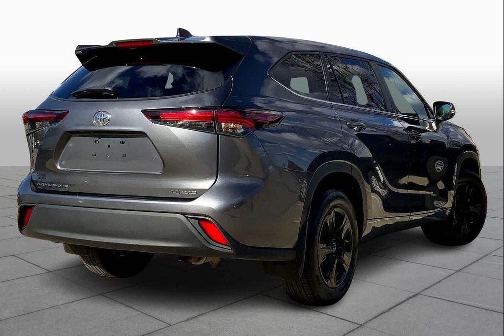 used 2024 Toyota Highlander car, priced at $33,158