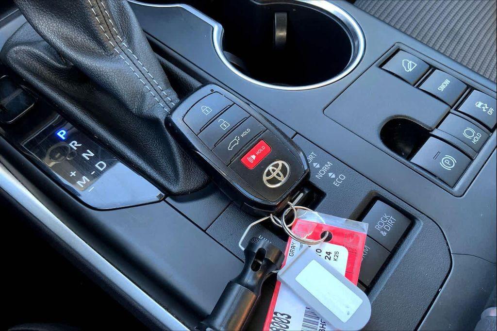 used 2024 Toyota Highlander car, priced at $33,158