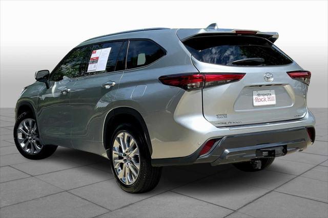used 2022 Toyota Highlander car, priced at $41,097