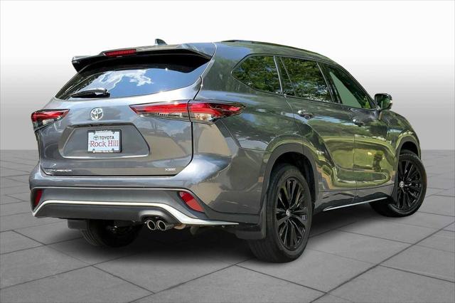 used 2024 Toyota Highlander car, priced at $41,399