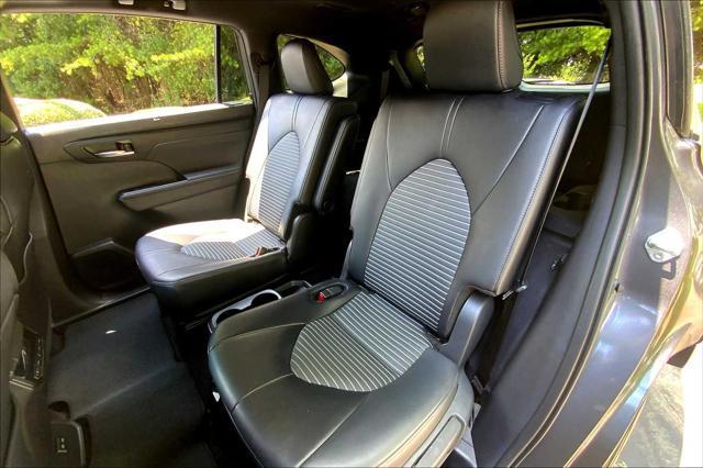 used 2024 Toyota Highlander car, priced at $41,399