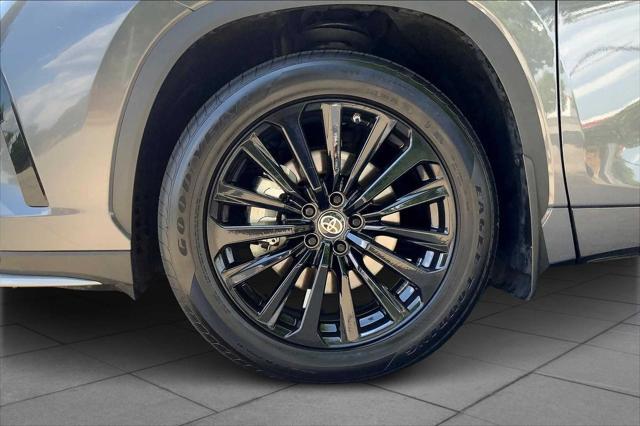used 2024 Toyota Highlander car, priced at $41,399