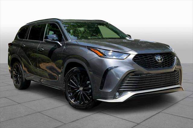 used 2024 Toyota Highlander car, priced at $41,399