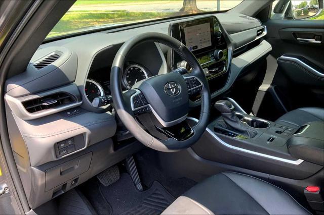 used 2024 Toyota Highlander car, priced at $41,399