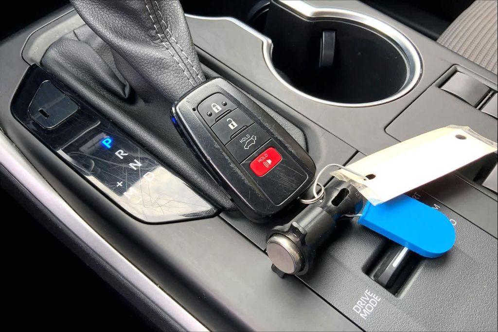 used 2023 Toyota Highlander car, priced at $30,781