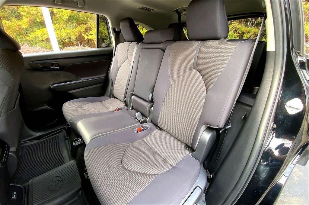 used 2023 Toyota Highlander car, priced at $30,781