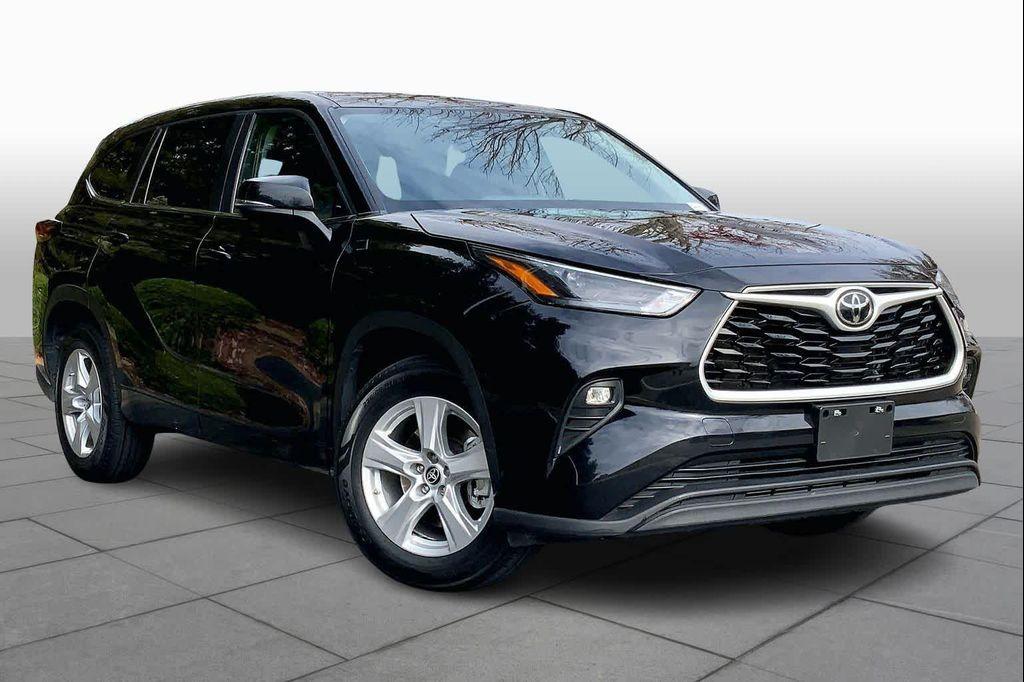 used 2023 Toyota Highlander car, priced at $30,781