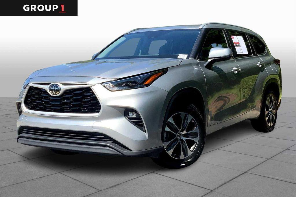 used 2023 Toyota Highlander car, priced at $36,070