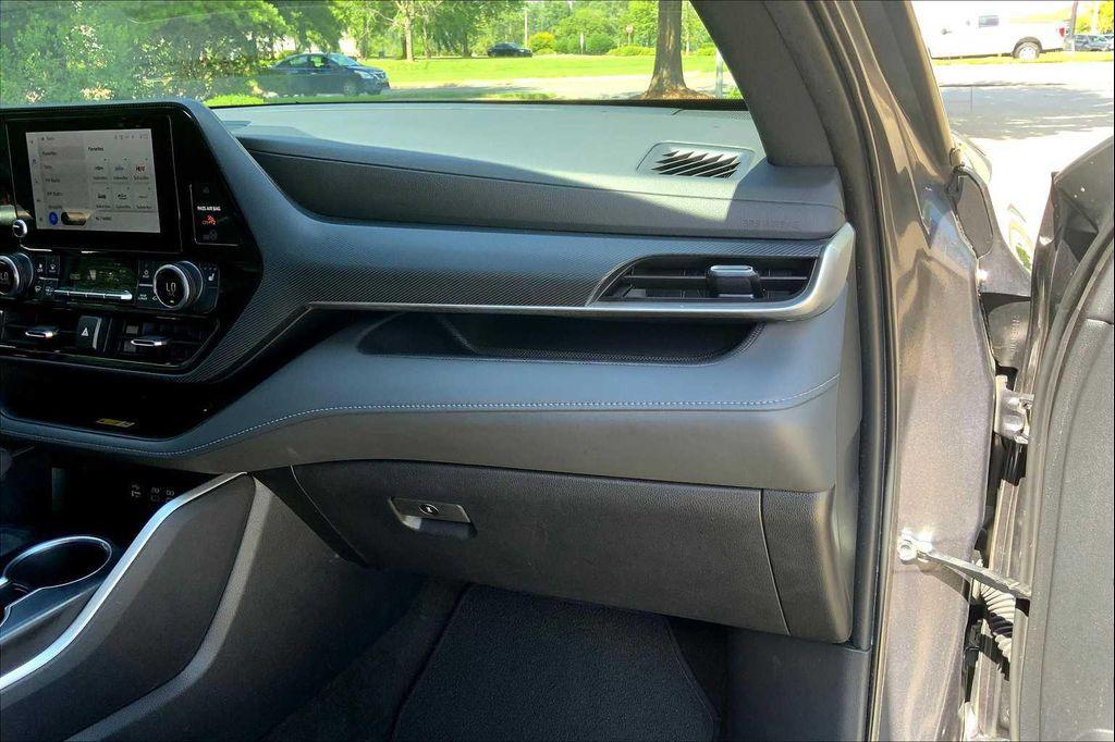 used 2023 Toyota Highlander car, priced at $33,589