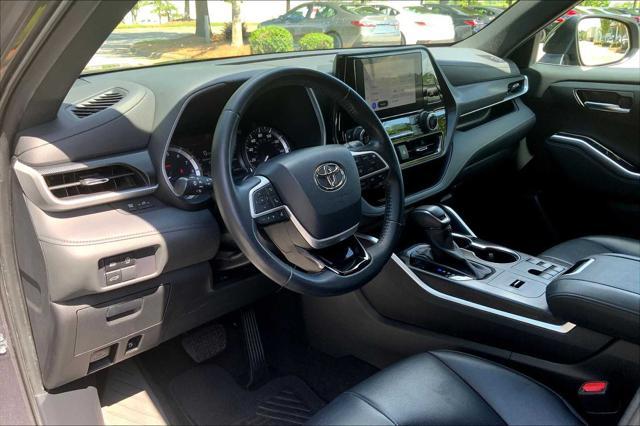 used 2023 Toyota Highlander car, priced at $37,664