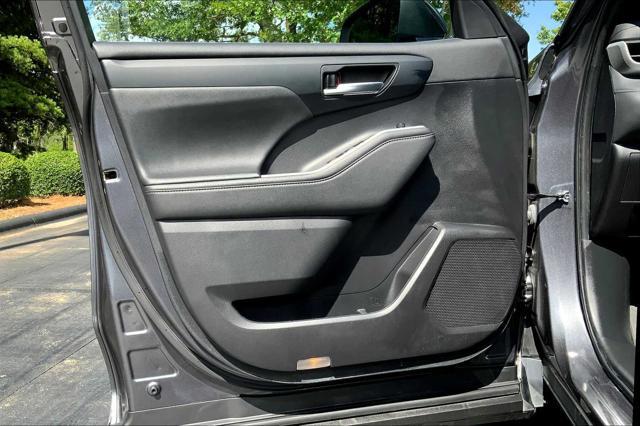 used 2023 Toyota Highlander car, priced at $37,664