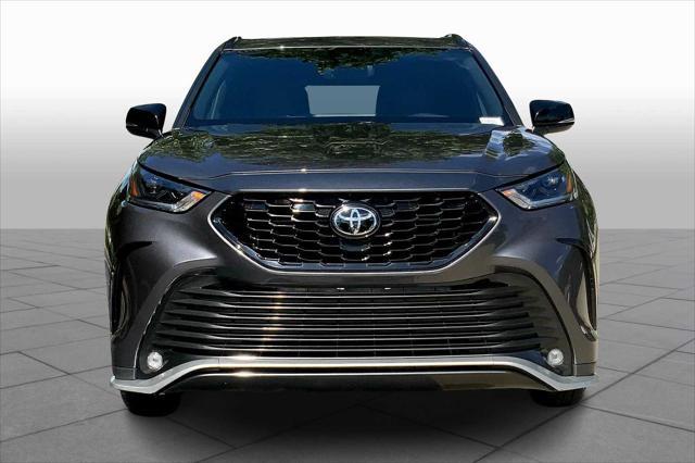 used 2023 Toyota Highlander car, priced at $37,664