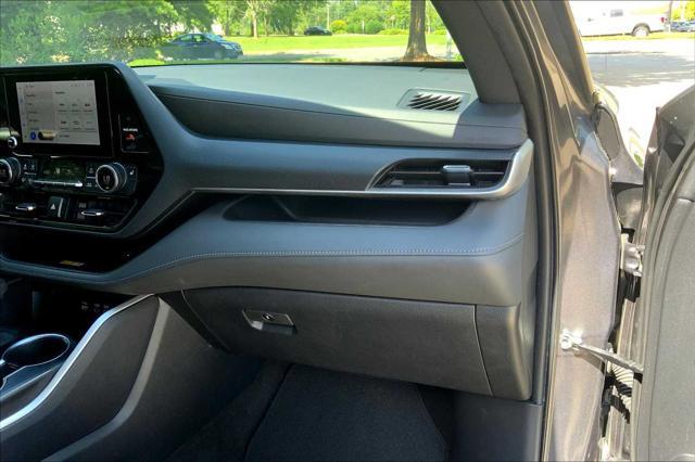used 2023 Toyota Highlander car, priced at $37,664