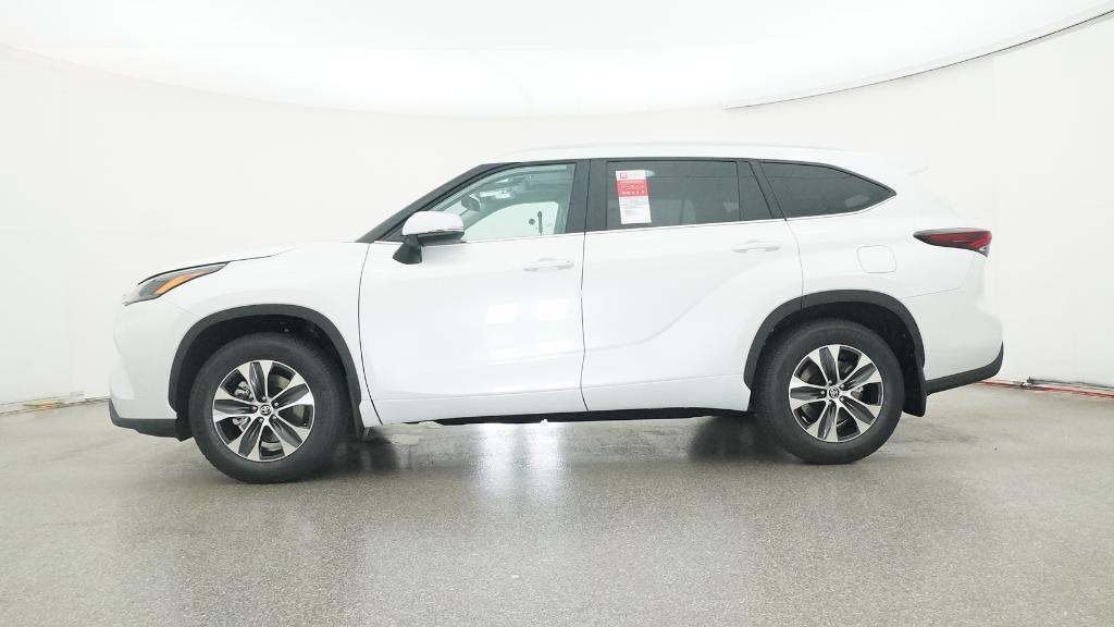 new 2025 Toyota Highlander car, priced at $48,270