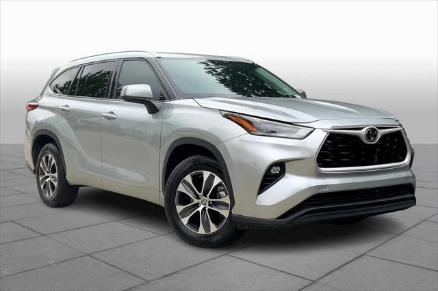 used 2021 Toyota Highlander car, priced at $32,983