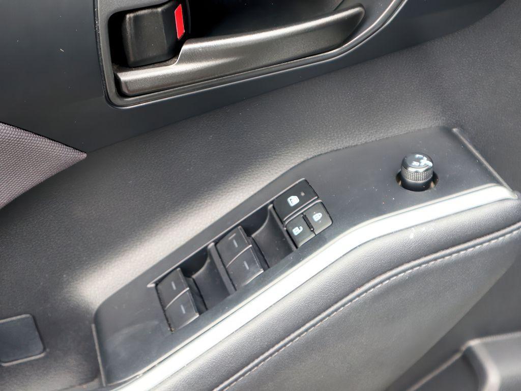 used 2024 Toyota Highlander car, priced at $33,499