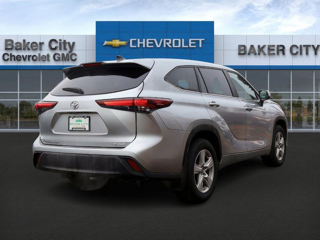 used 2024 Toyota Highlander car, priced at $33,499